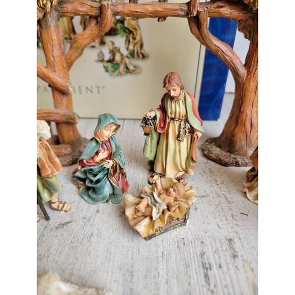 Dept 56 holy night nativity scene Xmas figure collectible decor set - Picture 11 of 14
